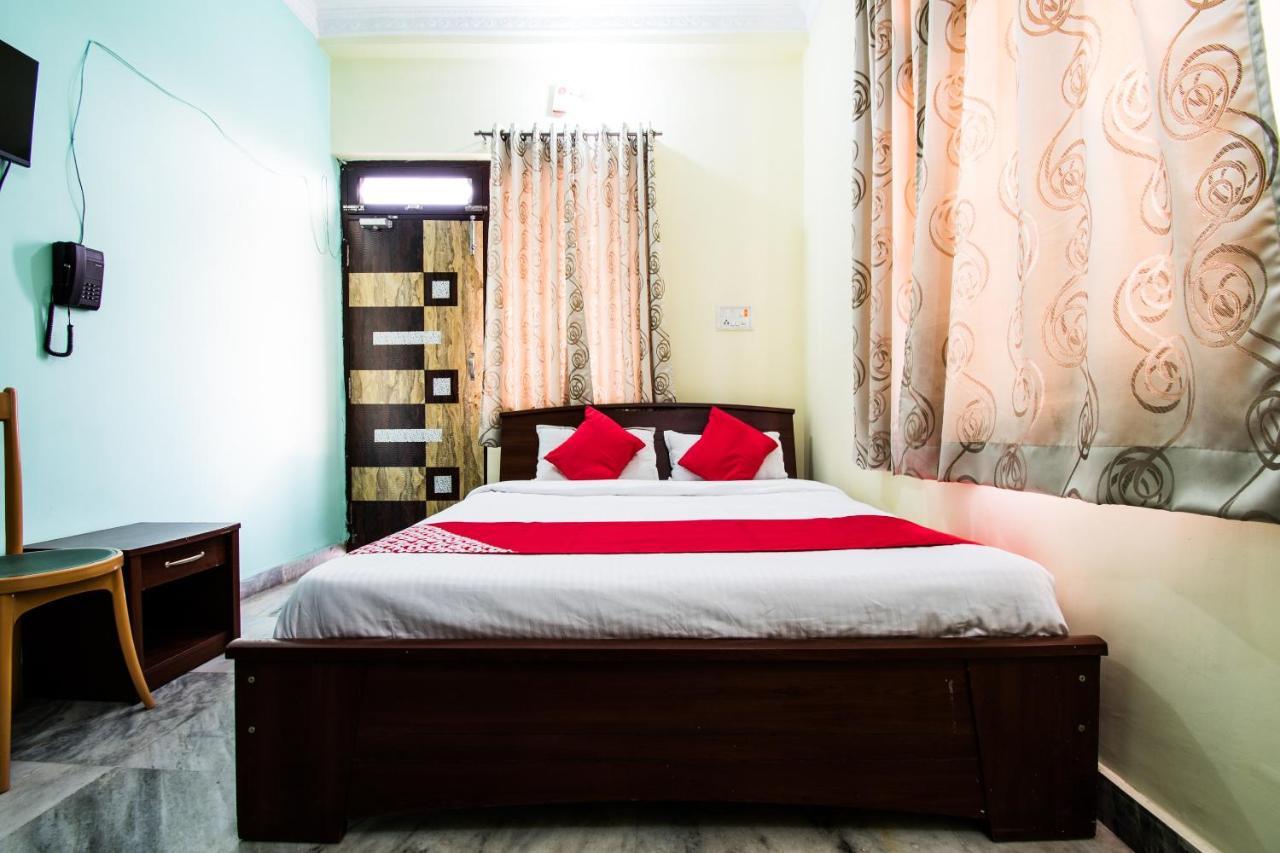 Oyo 24087 Viraj Hotel Danapur Exterior photo
