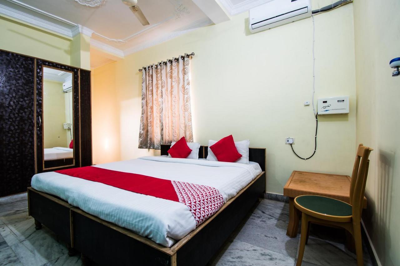 Oyo 24087 Viraj Hotel Danapur Exterior photo